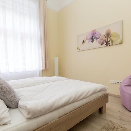 Bpm: Dob70 Classic Apartment In Downtown Budapest Ngoại thất bức ảnh